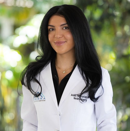 Anais Yeghyaian RN